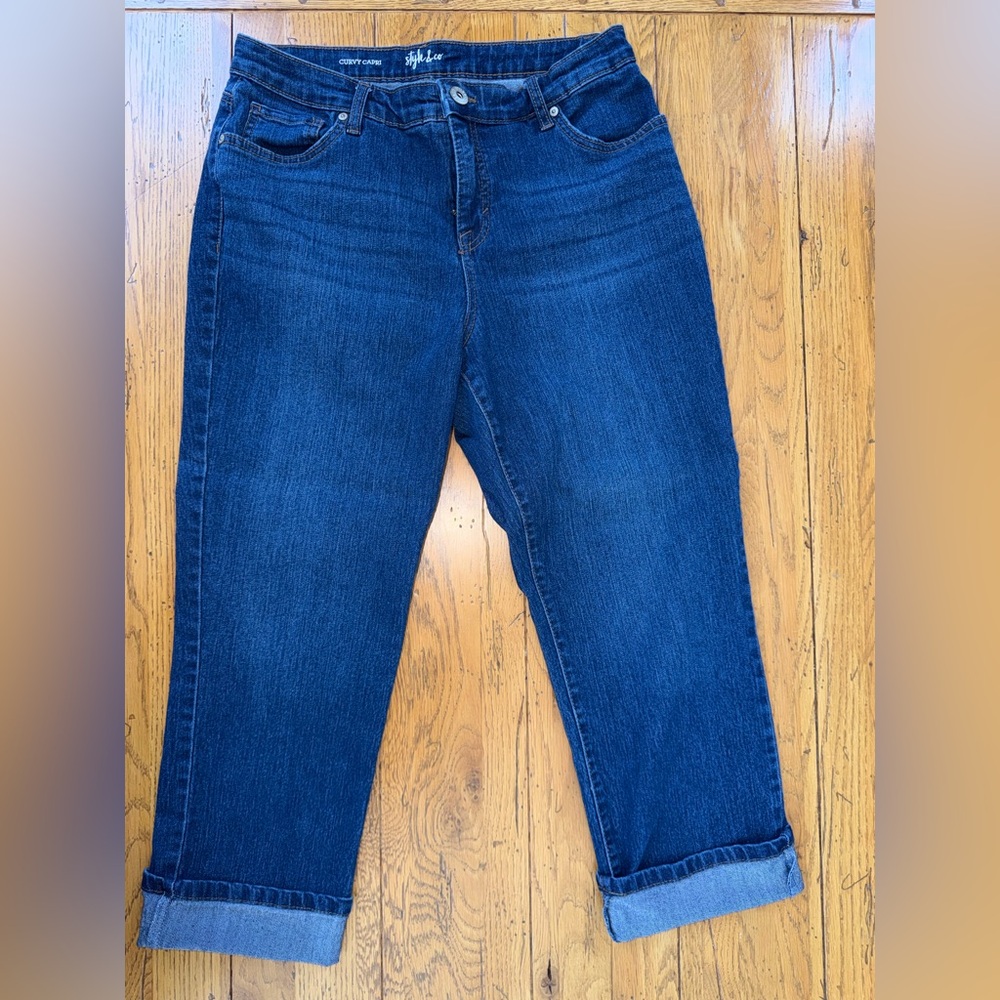 Macy's sz 10 Style & Co. Curvy Fit Capri / Cropped  Jeans